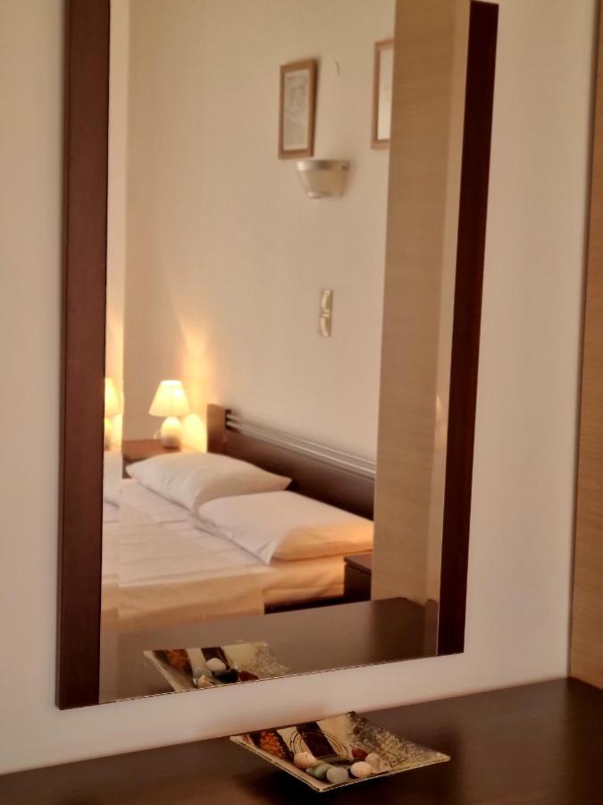 Zafeiris Apartments Livadia  Esterno foto